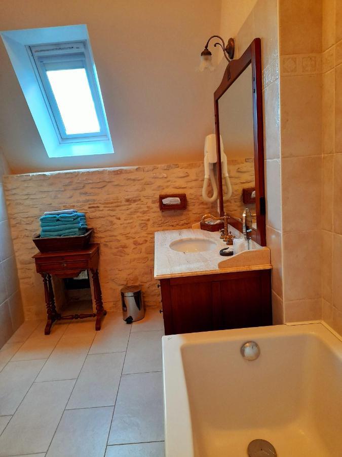 Hotel Le Manoir De Mathan Crepon A La Campagne 5 Mn D'Arromanches Et 10 Mn De Bayeux Экстерьер фото