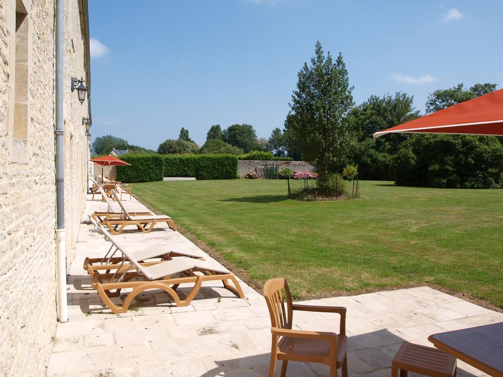 Hotel Le Manoir De Mathan Crepon A La Campagne 5 Mn D'Arromanches Et 10 Mn De Bayeux Экстерьер фото