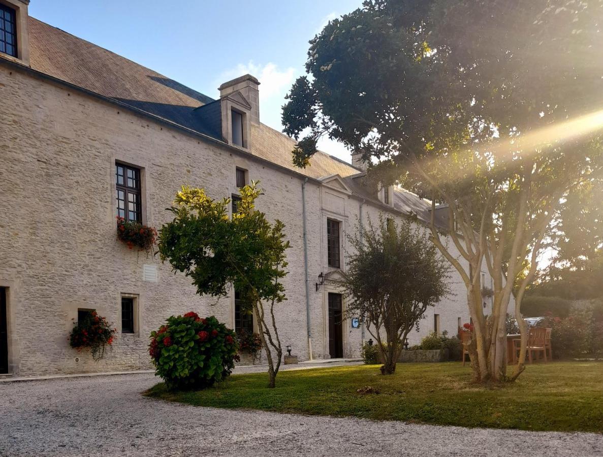 Hotel Le Manoir De Mathan Crepon A La Campagne 5 Mn D'Arromanches Et 10 Mn De Bayeux Экстерьер фото