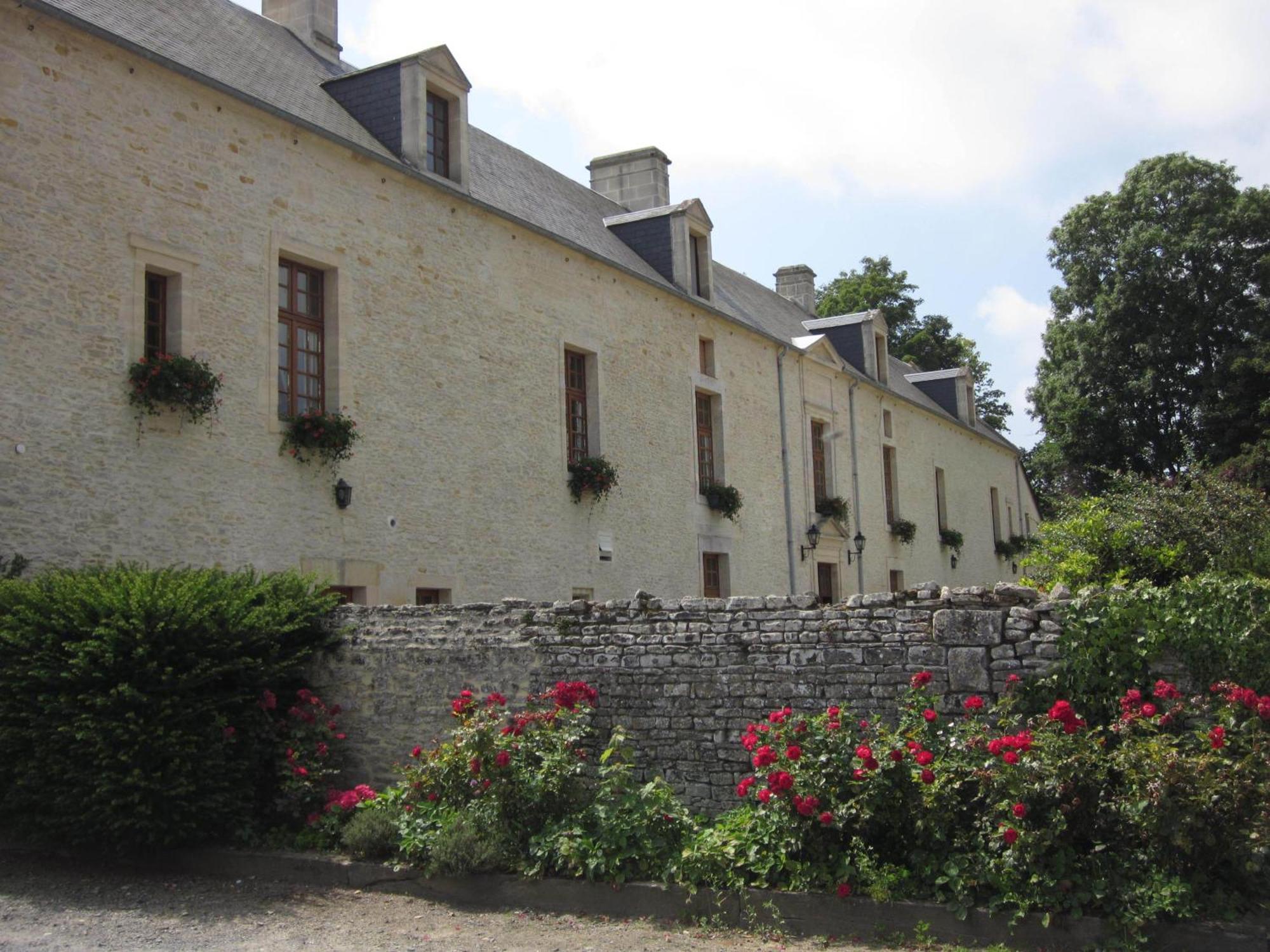 Hotel Le Manoir De Mathan Crepon A La Campagne 5 Mn D'Arromanches Et 10 Mn De Bayeux Экстерьер фото