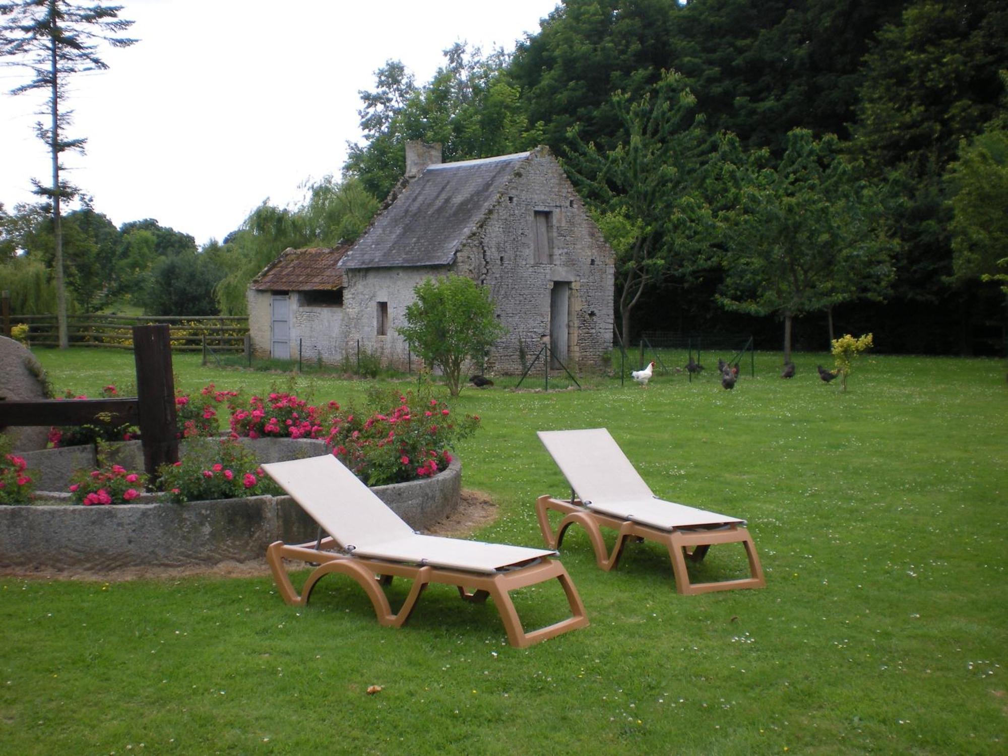 Hotel Le Manoir De Mathan Crepon A La Campagne 5 Mn D'Arromanches Et 10 Mn De Bayeux Экстерьер фото